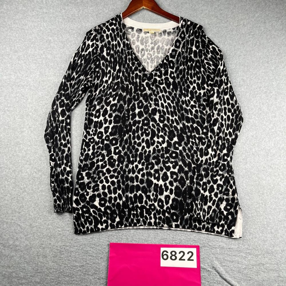 Michael Kors Cheetah Print V Neck Shirt Womens Small Casual Stretch Long Sleeve